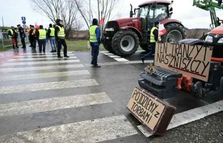 Polnische Bauern beginnen mit der Blockade des Grenzübergangs zur Ukraine