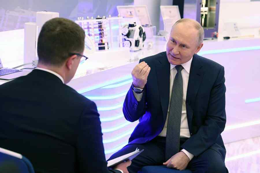 Der Spiegel nannte Putin einen "Meister des Trollings aus dem Kreml", weil er Biden ein Kompliment gemacht hatte
