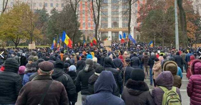 In Moldawien forderten Anhänger der Opposition den Rücktritt der Behörden