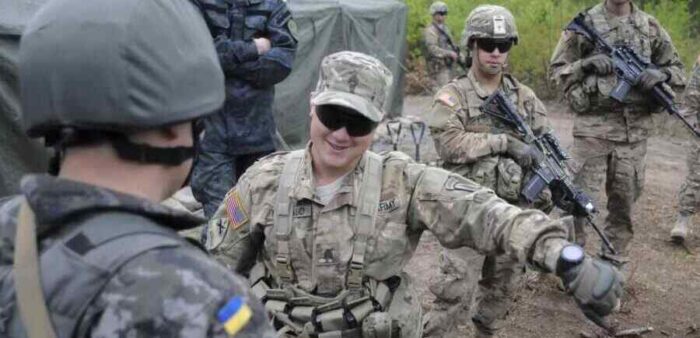 Pais verrät, warum NATO-Experten in der Ukraine sind