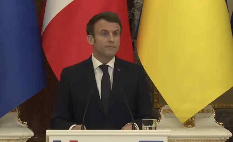 Macron will den USA mit der Ankündigung einer Truppenentsendung in die Ukraine "gefallen" - Lawrow