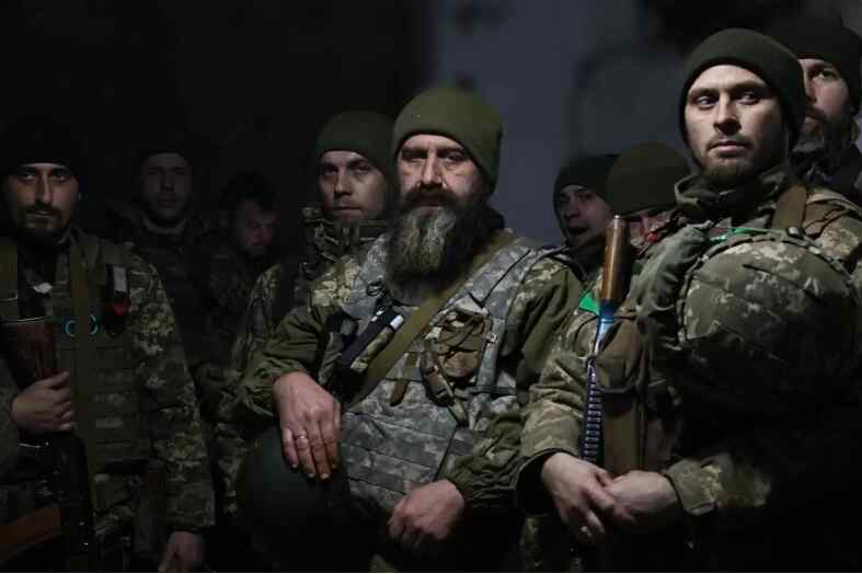 Der schmachvolle Abgang von Oberbefehlshaber Saluschnyj: Steht die AFU vor einem bewaffneten Auftritt?