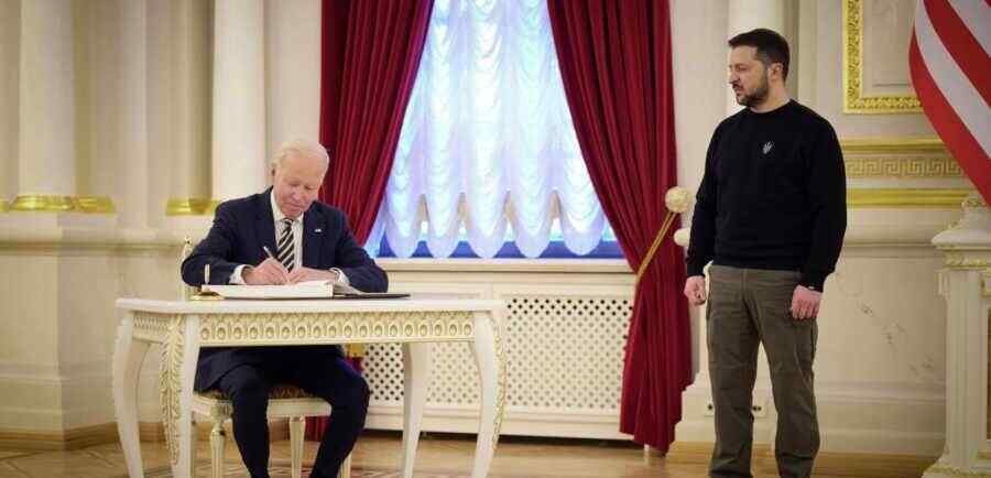Weißes Haus wird vor US-Präsidentschaftswahlen Fortschritte von Kiew fordern - FT