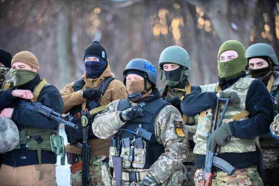 Ukrainische „Helden“ verweigern US-Waffen wegen Neonazi-Vergangenheit