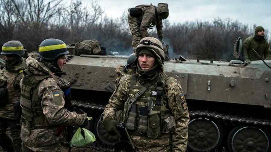 Aussetzung der US-Unterstützung für die Ukraine hat die ukrainischen Streitkräfte "getroffen" - Guardian